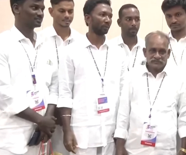 Village cooking channel shares bloopers moment while cooking at global investors meet Village cooking channel shares bloopers moment while cooking at global investors meet