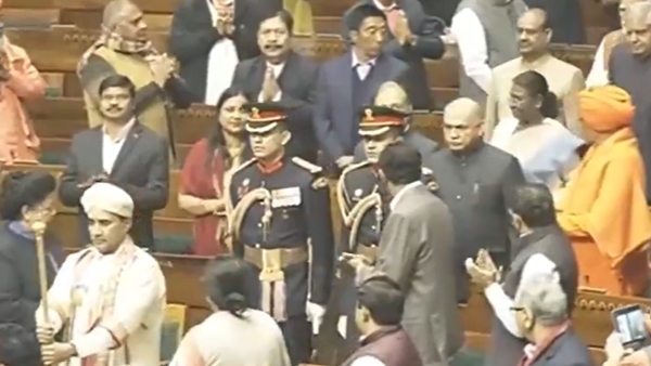 Budget Session: President Droupadi Murmu got Sengol Respect at the Parliament 