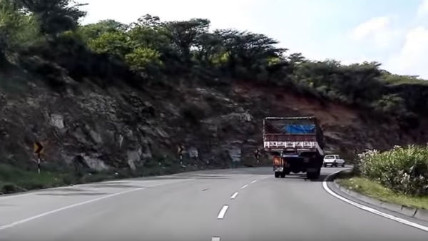 Why is Thoppur Kanavai giving night mare to drivers in the national highway? 