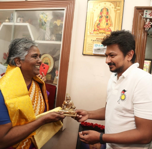 Minister Udhayanidhi thanked Madurai Puranam Ammal for donating land worth 4 crores to Govt school Minister Udhayanidhi thanked Madurai Puranam Ammal for donating land worth 4 crores to Govt school