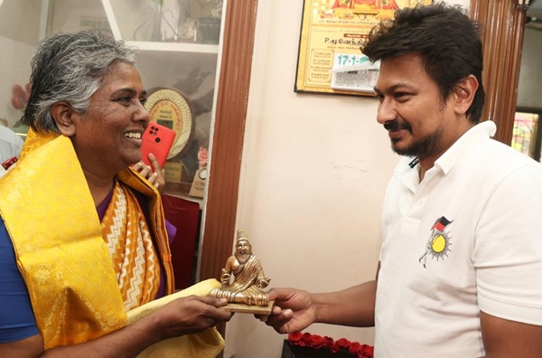 Minister Udhayanidhi thanked Madurai Puranam Ammal for donating land worth 4 crores to Govt school Minister Udhayanidhi thanked Madurai Puranam Ammal for donating land worth 4 crores to Govt school