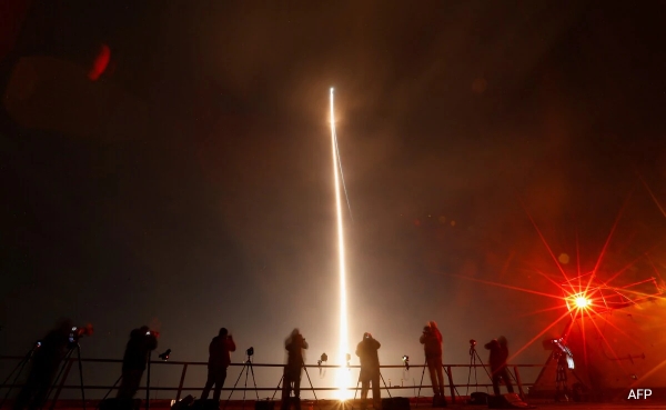  US Private Moon Lander is now heading towards Earth which will Burn Up In Atmosphere