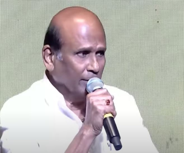 திமுக இளைஞரணி மாநாட்டில் பங்கேற்க சேலம் சென்றடைந்தார் முதல்வர் ஸ்டாலின்