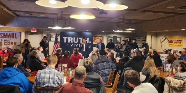 Vivek Ramaswamy drops out of the 2024 presidential race, endorses Trump