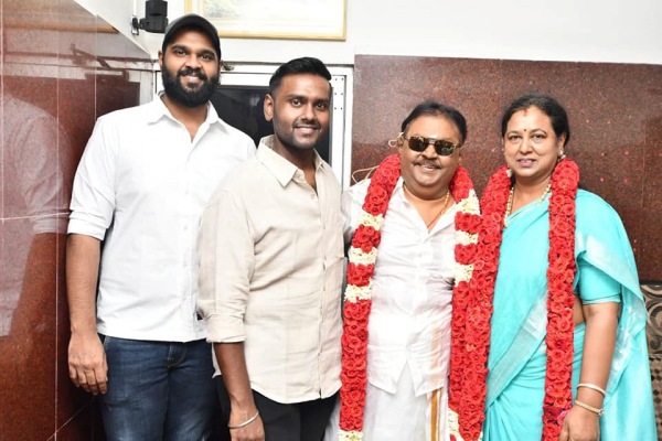 Actress Kutty Padmini has said that no one should blame Premalatha Vijayakanth 