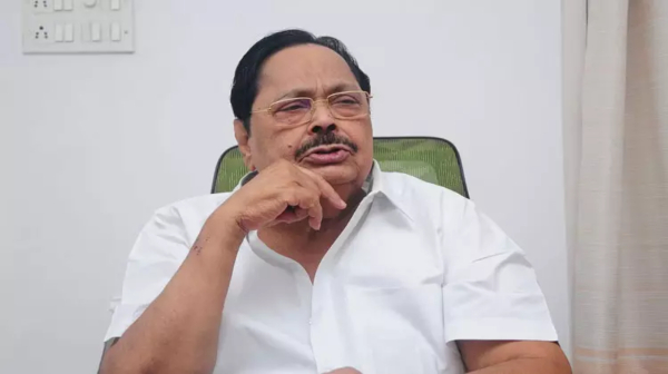 Minister Duraimurugan criticized Andhra governments construction of a dam across the Palar river as an act of insult to the SC 