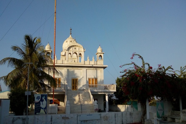  Places that offer free food and accommodation to various states of India 