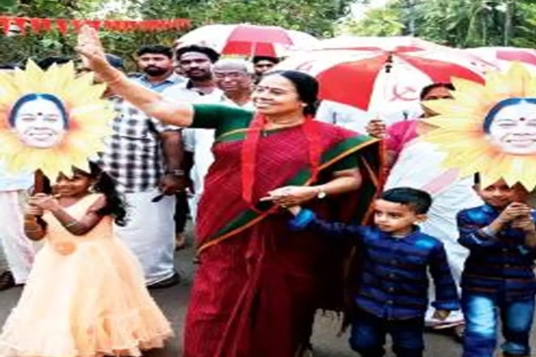 Dont use children in campaigns: Election commission strict order to Political Parties Dont use children in campaigns: Election commission strict order to Political Parties