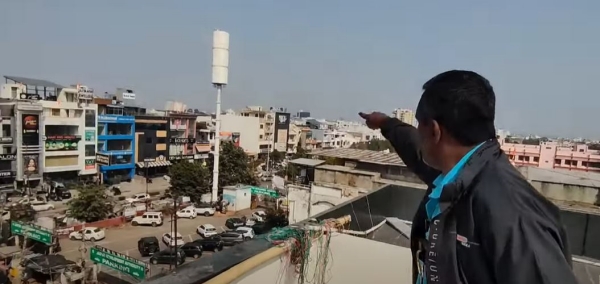 A roadside food shop owner in Jaipur has become a billionaire today