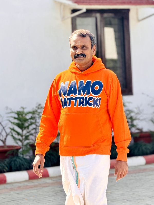 Ahead of loksabha election Union Minister L Murugan wears ‛Namo Hatrick’ Hoodie and released photo Ahead of loksabha election Union Minister L Murugan wears ‛Namo Hatrick’ Hoodie and released photo