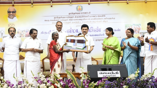 MK Stalin praises Kanimozhi MP in tuticorin