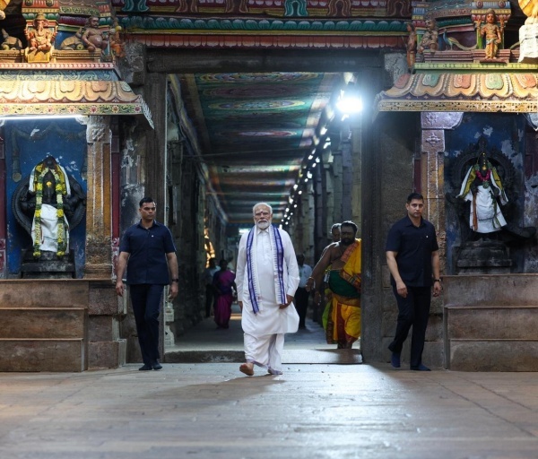 I feel privileged to have darshan at Madurai Meenakshi Amman Temple says PM Modi I feel privileged to have darshan at Madurai Meenakshi Amman Temple says PM Modi