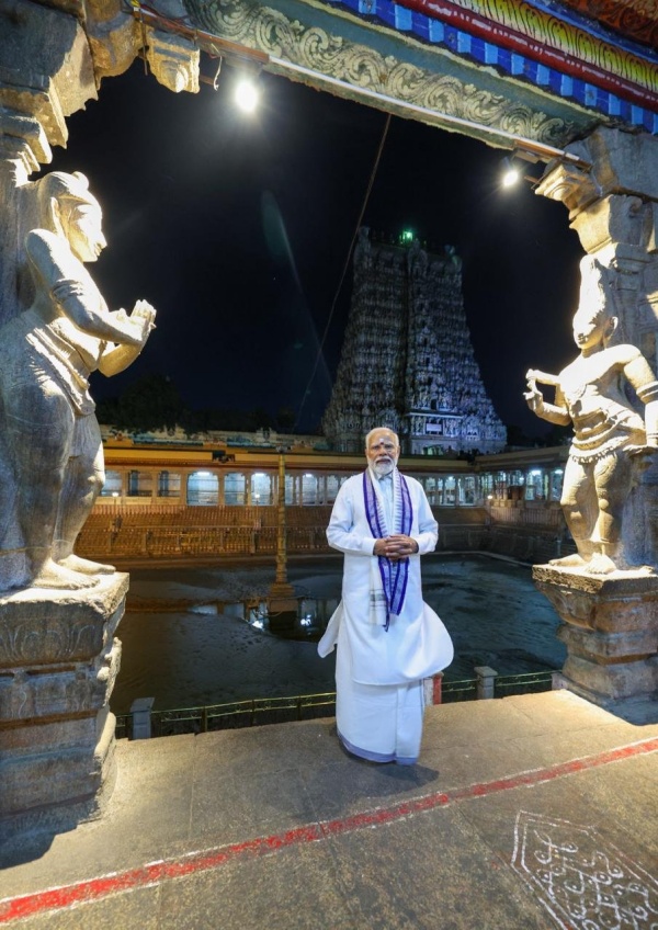 I feel privileged to have darshan at Madurai Meenakshi Amman Temple says PM Modi I feel privileged to have darshan at Madurai Meenakshi Amman Temple says PM Modi