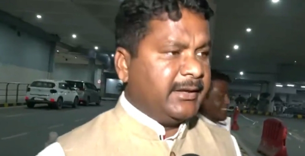 8 Congress MLAs upset with Chief Minister Champai Sorens lead new Jharkhand cabinet. 