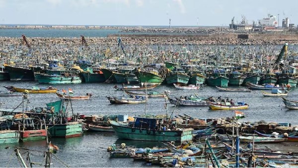 Sri Lankan Navy arrested 23 Rameswaram fishermen for fishing across the border 