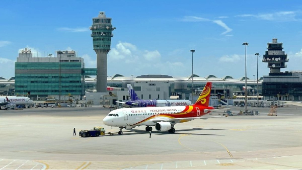  Hong Kong airport ground worker dies After Being Hit By Plane 