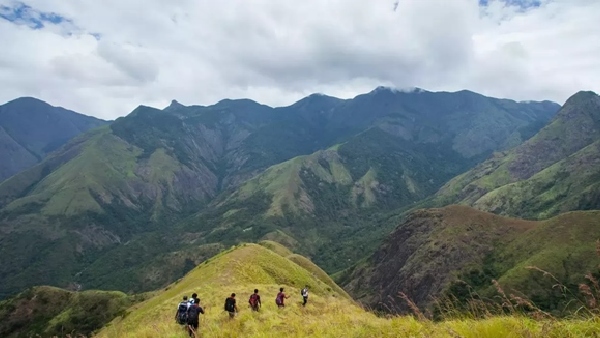 Kurangani to top station : see the review of the entry point of the natural wonder Kurangani to top station : see the review of the entry point of the natural wonder