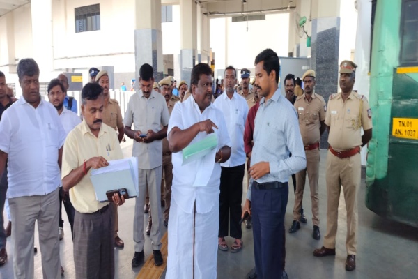 Minister Sivashankar announced that 750 special buses will be run for this weekend Minister Sivashankar announced that 750 special buses will be run for this weekend