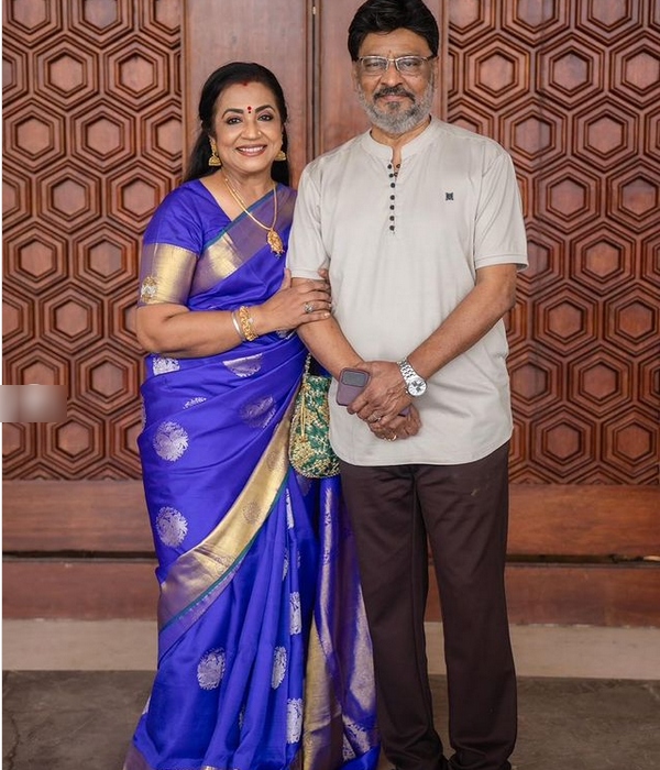 Actress Poornima and Bhagyaraj 40th wedding anniversary