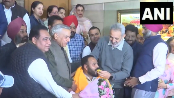 Kuldeep Kumar sworn in as Chandigarh Mayor after Supreme Court declares Aam Aadmi Party won Kuldeep Kumar sworn in as Chandigarh Mayor after Supreme Court declares Aam Aadmi Party won