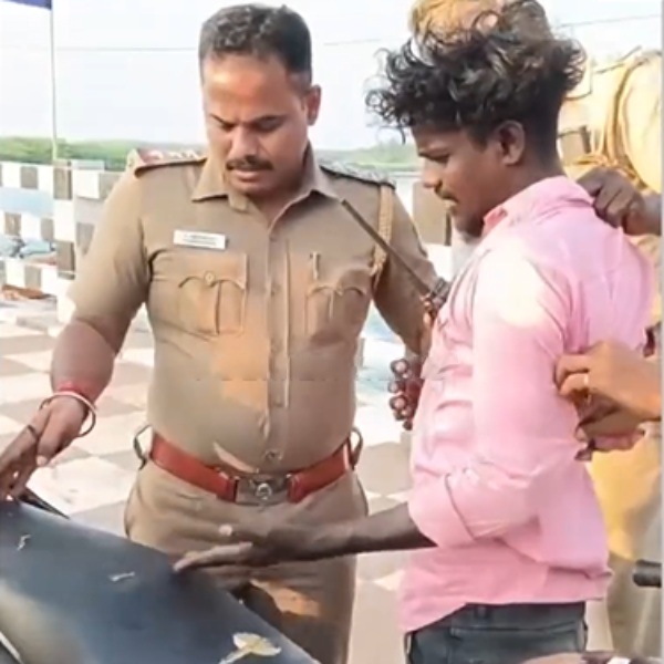 In Nagapattinam man who tried to smuggled liquor using two wheeler petrol tank, now arrested 