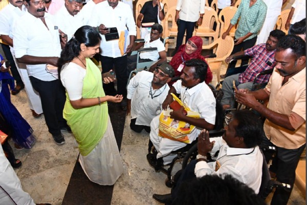 Kanimozhi says that Centre has not released even one paise for disaster relief 