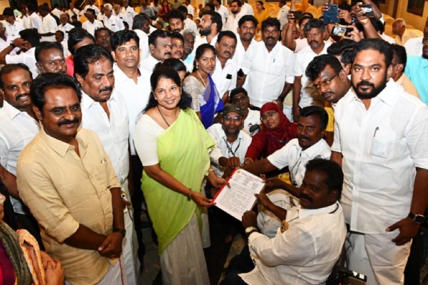 Kanimozhi says that Centre has not released even one paise for disaster relief 