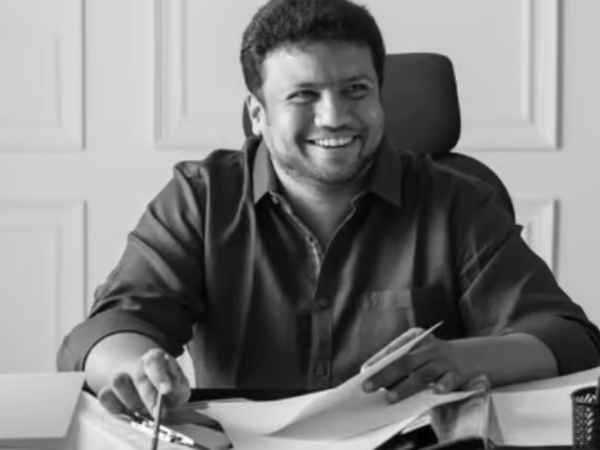 Why actor Vijay returned his home without paying respect to Vetri moral who is son of Saidai Duraisamy Why actor Vijay returned his home without paying respect to Vetri moral who is son of Saidai Duraisamy