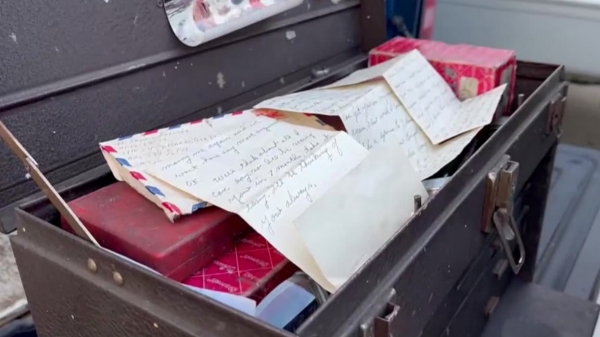 Amazed to see the 70-Year-Old Love Letter written by army person to his lover 