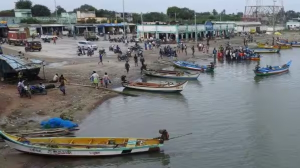  Pulicat (Pazhaverkadu) fishermen should not go for fishing today