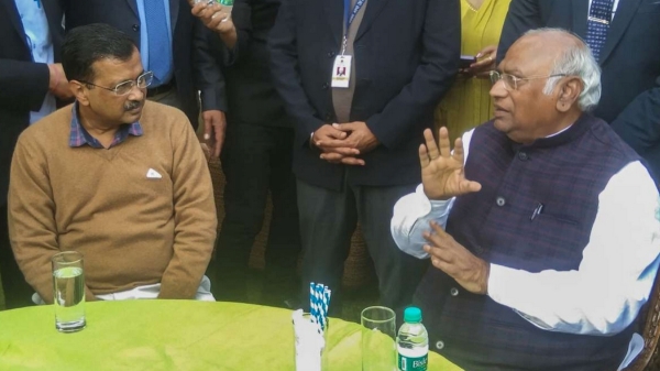 Aam Aadmi Party agrees with the Congress in seat sharing on Delhi, Gujarat Assam say sources 