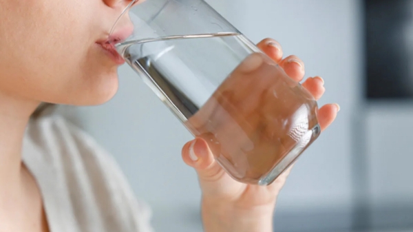 Do you know what is the right time to drink water? Ayurvedic expert explanation