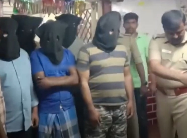 1 Crore 69 Lakhs were stolen from a Tirupur yarn dealer by pretending to be enforcement officers 1 Crore 69 Lakhs were stolen from a Tirupur yarn dealer by pretending to be enforcement officers
