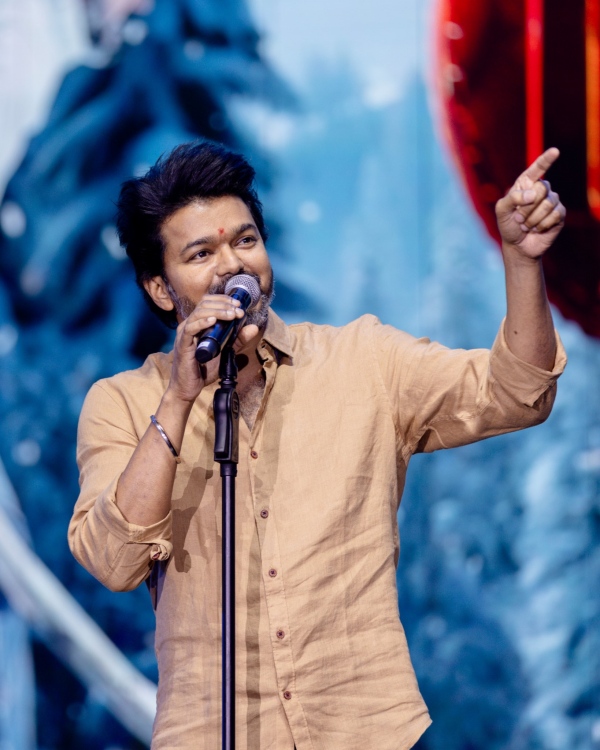 Nanjil Sampath comments on Vijays party