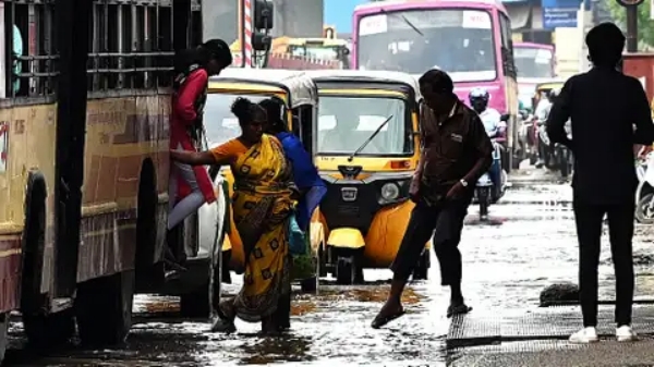 Chennai met said chance of rain in 7 districts in TN for the next 3 hours 