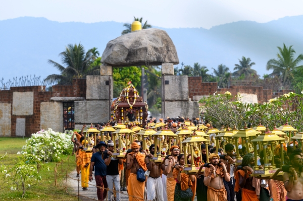 Mahashivaratri 2024 Devotees make pathayatra at Isha Yoga Center Aadi Yogi ratha yatra by 63 Nayanmars