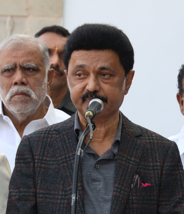 Stalin is campaigning by private plane