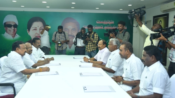 Second phase talks going on between DMDK and AIADMk for lok sabha election