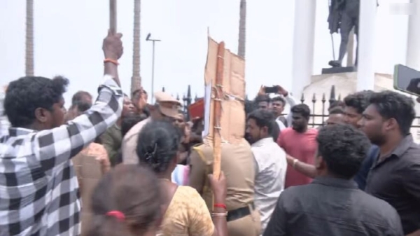 Puducherry people protest against the girl rape incident Puducherry people protest against the girl rape incident