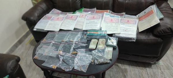 Telangana police raids uncovers assets worth 3 2 crores linked to women Tahsildar in Karimnagar Telangana police raids uncovers assets worth 3 2 crores linked to women Tahsildar in Karimnagar
