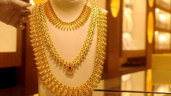 O Panneerselvam team leader arrested for robbing old woman of 8 000 grams gold at gunpoint O Panneerselvam team leader arrested for robbing old woman of 8 000 grams gold at gunpoint