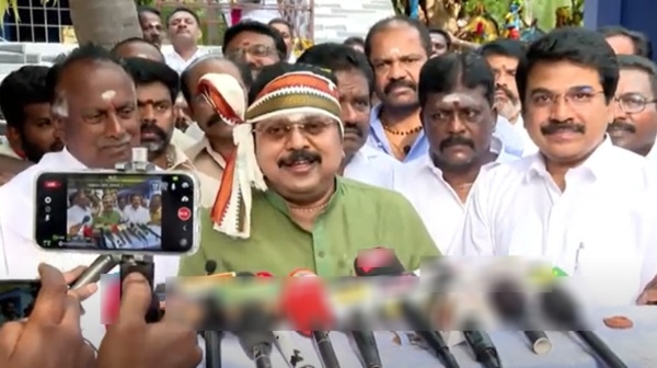 OPS and Ravindranath invited me to contest in Theni says TTV Dhinakaran