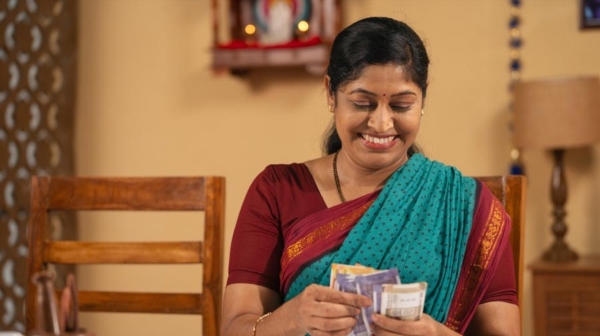 India plans to replace minimum wage by living wages scheme by 2025