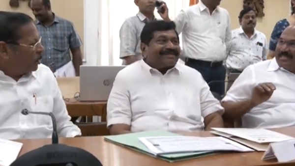 RS Bharthi vs Jayakumar A video of a funny talk in an election consultation meeting