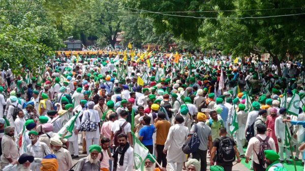 Thousands of farmers are gathering in Delhi today to hold a Mahapanchayat