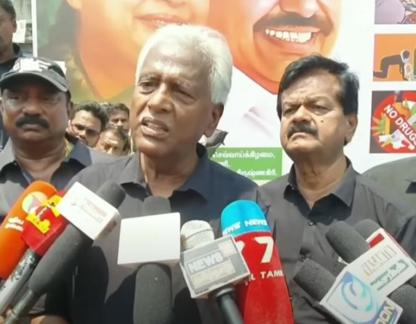 Khushbu controversy speech AIADMK support DMK