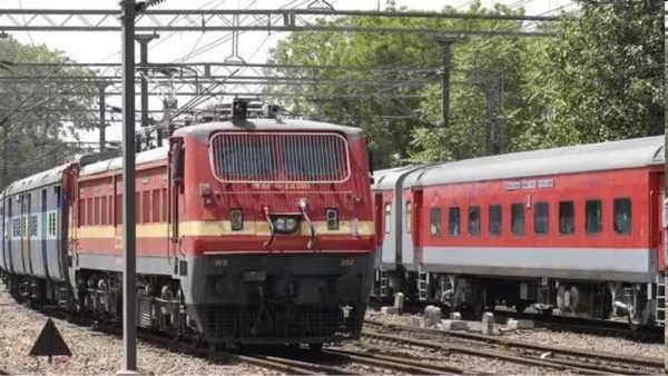  Stop trains from May 1 if not implement the old pension scheme Railway unions threaten 