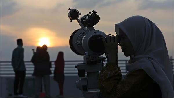 Muslims spot Ramadan crescent moon in Saudi Arabia fasting starts Monday for many