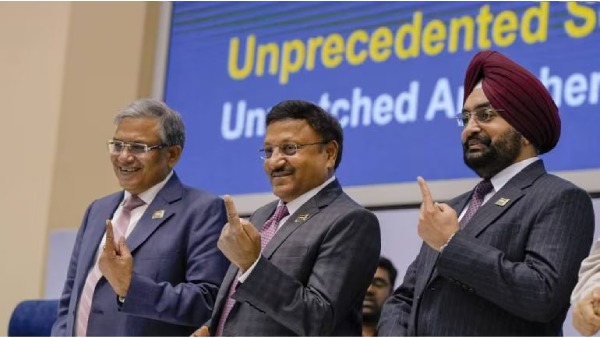 Lok Sabha elections 2024 Denial of paid leave on poll day is punishable by law and impose penalty