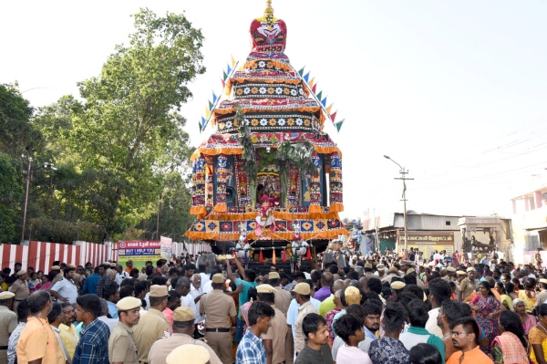 Panguni Uthiram Devotees throng in Palani Murugan Temple Chariot festival